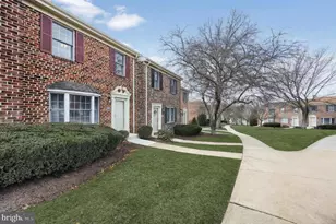 1004 Chambers Ridge, York, PA 17402 - Photo 2