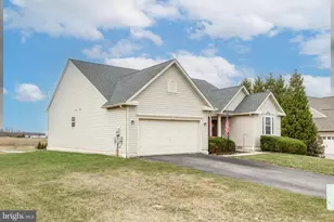 2263 Water Garden Dr, Hanover, PA 17331 - Photo 34