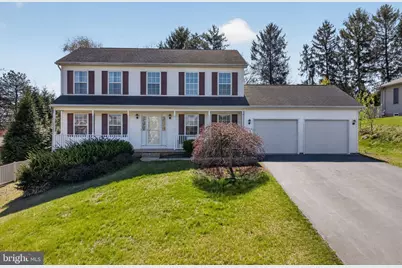 212 Sunset Circle, Red Lion, PA 17356 - Photo 1