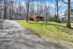82 Fox Creek Rd, Wrightsville, PA 17368 - Photo 2