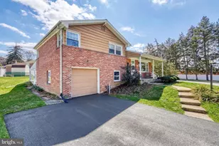 2420 Auburn Rd, York, PA 17402 - Photo 2