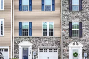 1244 Elderslie Ln, York, PA 17403 - Photo 2