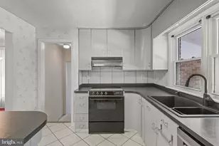 2215 Dixie Dr, York, PA 17402 - Photo 12