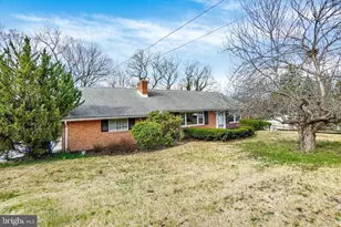 1636 Crestlyn Rd, York, PA 17403 - Photo 2