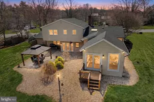 18 Sheffield Dr, Dillsburg, PA 17019 - Photo 2