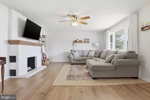 2733 Sunset Ln, York, PA 17408 - Photo 6