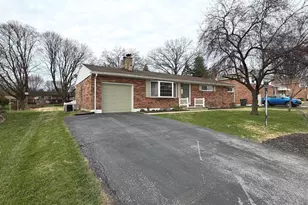 2441 Brookside Ln, York, PA 17402 - Photo 2