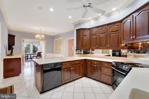 925 Summit Cir N, York, PA 17403 - Photo 16