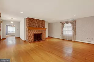 241 Charles St, Hanover, PA 17331 - Photo 8