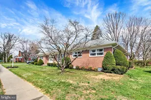 241 Charles St, Hanover, PA 17331 - Photo 2