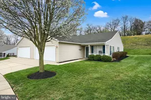 7170 Seneca Ridge Dr, York, PA 17403 - Photo 2