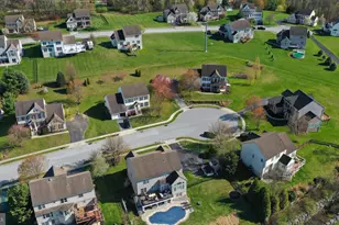 815 Edgeworth Ct, Red Lion, PA 17356 - Photo 10