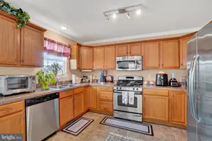 2764 Seabiscuit St, York, PA 17402 - Photo 8