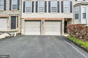 2705 Steeple Chase Dr, York, PA 17402 - Photo 2