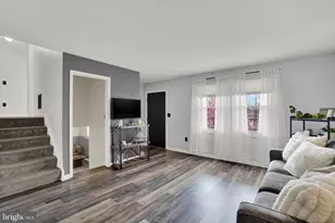 103 Overview Cir E, Red Lion, PA 17356 - Photo 4