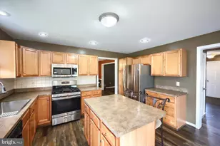 315 Lynne Dr, Mount Wolf, PA 17347 - Photo 16
