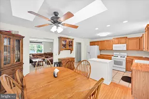 301 Larkin Dr, Red Lion, PA 17356 - Photo 8