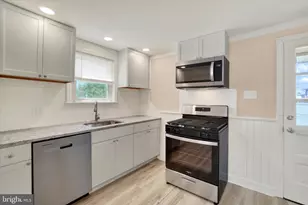 1229 W Poplar St, York, PA 17404 - Photo 8