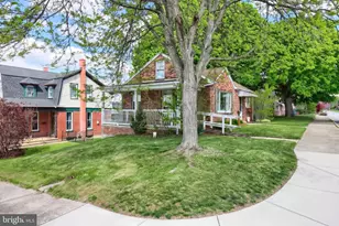 403 E Maple St, Dallastown, PA 17313 - Photo 4