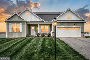 190 Winifred Dr, Hanover, PA 17331 - Photo 1