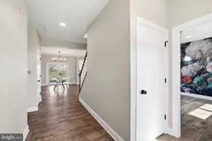 3241 Foxcroft Wy, York, PA 17406 - Photo 2