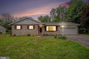 12 Greenbriar Dr, York, PA 17407 - Photo 2