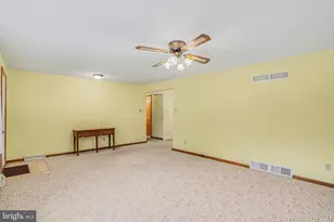 12 Greenbriar Dr, York, PA 17407 - Photo 6