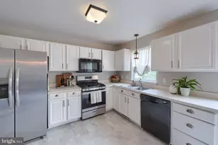 2715 Woodmont Dr, York, PA 17404 - Photo 12