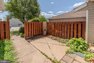 305 Stonegate Rd, York, PA 17408 - Photo 4