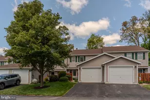 305 Stonegate Rd, York, PA 17408 - Photo 1