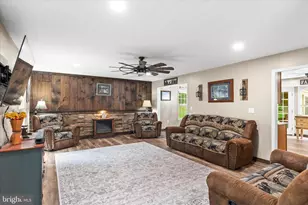 4442 Sunny Slope Rd, Glen Rock, PA 17327 - Photo 16