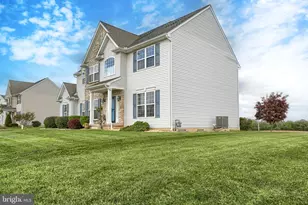 552 Soapstone Ln, York, PA 17404 - Photo 2