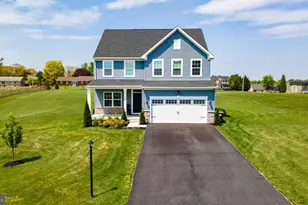 49 Winifred Dr, Hanover, PA 17331 - Photo 1