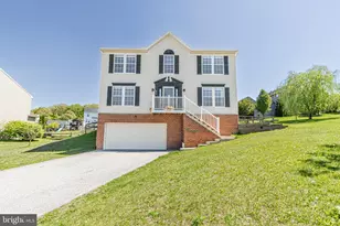 271 Courtney Ct, Spring Grove, PA 17362 - Photo 1