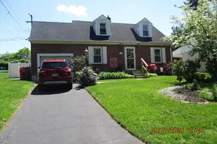 45 Ridgeway Dr, York, PA 17404 - Photo 2