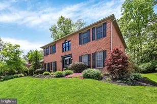 3641 Regency Ln, York, PA 17402 - Photo 2