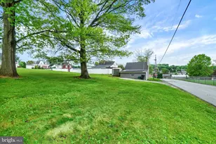 93 W High St, Yoe, PA 17313 - Photo 18