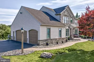 2510 Donlenik Dr, York, PA 17402 - Photo 2