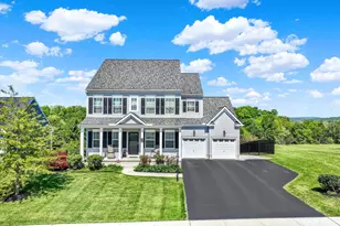 100 Hollyhock Dr, Manchester, PA 17345 - Photo 1