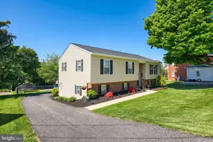18 E High St, Yoe, PA 17313 - Photo 6