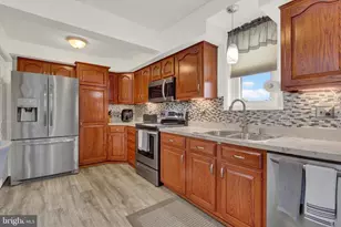 125 N High St, Spring Grove, PA 17362 - Photo 4