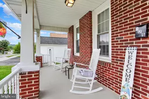 125 N High St, Spring Grove, PA 17362 - Photo 2