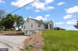 6 S Grant Rd, Thomasville, PA 17364 - Photo 4