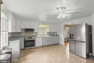 6 S Grant Rd, Thomasville, PA 17364 - Photo 10