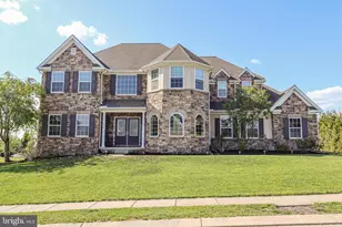 1279 Aylesbury Ln, York, PA 17404 - Photo 2