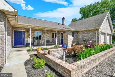 990 S Pleasant Avenue, Dallastown, PA 17313 - Photo 4