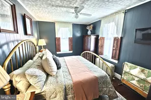 39 Cottage Ave, Glen Rock, PA 17327 - Photo 18