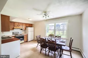 457 Holyoke Dr, York, PA 17402 - Photo 10