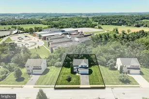 425 Lakeview Dr, Spring Grove, PA 17362 - Photo 4