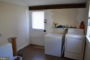 229 Locust St, Hanover, PA 17331 - Photo 16